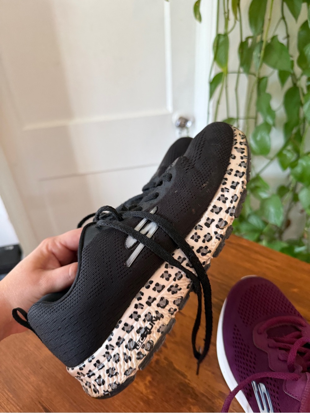 Skechers Lightweight Women's Athletic Sneakers - Plum & Black cheetah size 7.5 - Picture 8 of 11